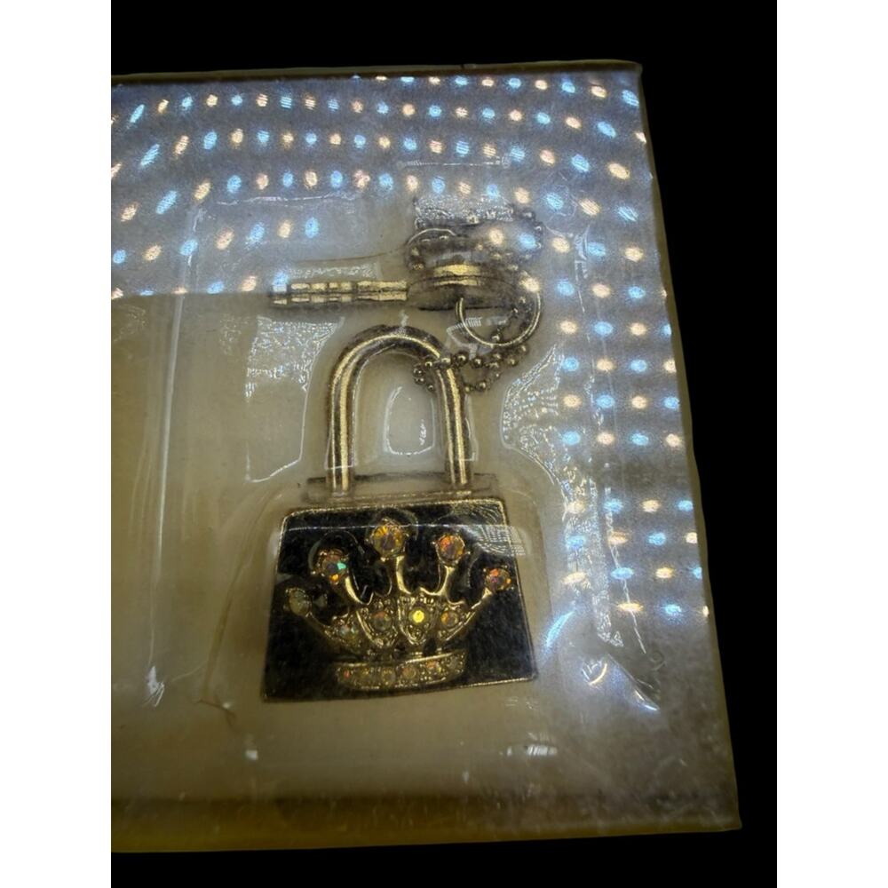 Spring Street Gold and Black Crown Pad Lock Keychain - Picture 2 of 3